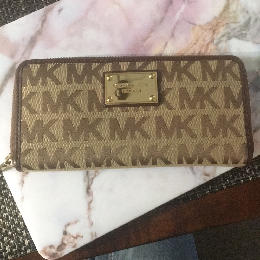 Michael Kors wallet